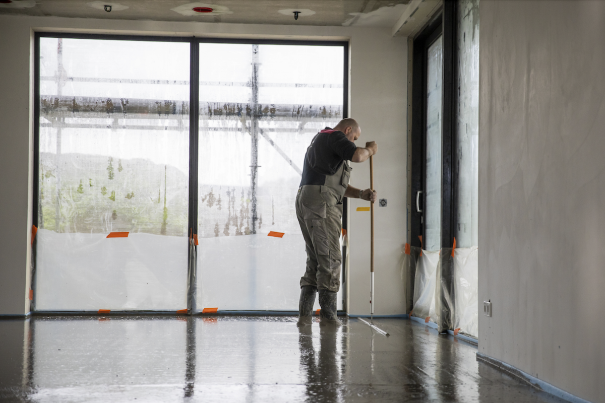 cementdekvloer badkamer