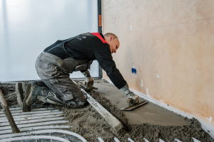 Traditionele cementdekvloer RM Vloeren Vollenhove zakelijk